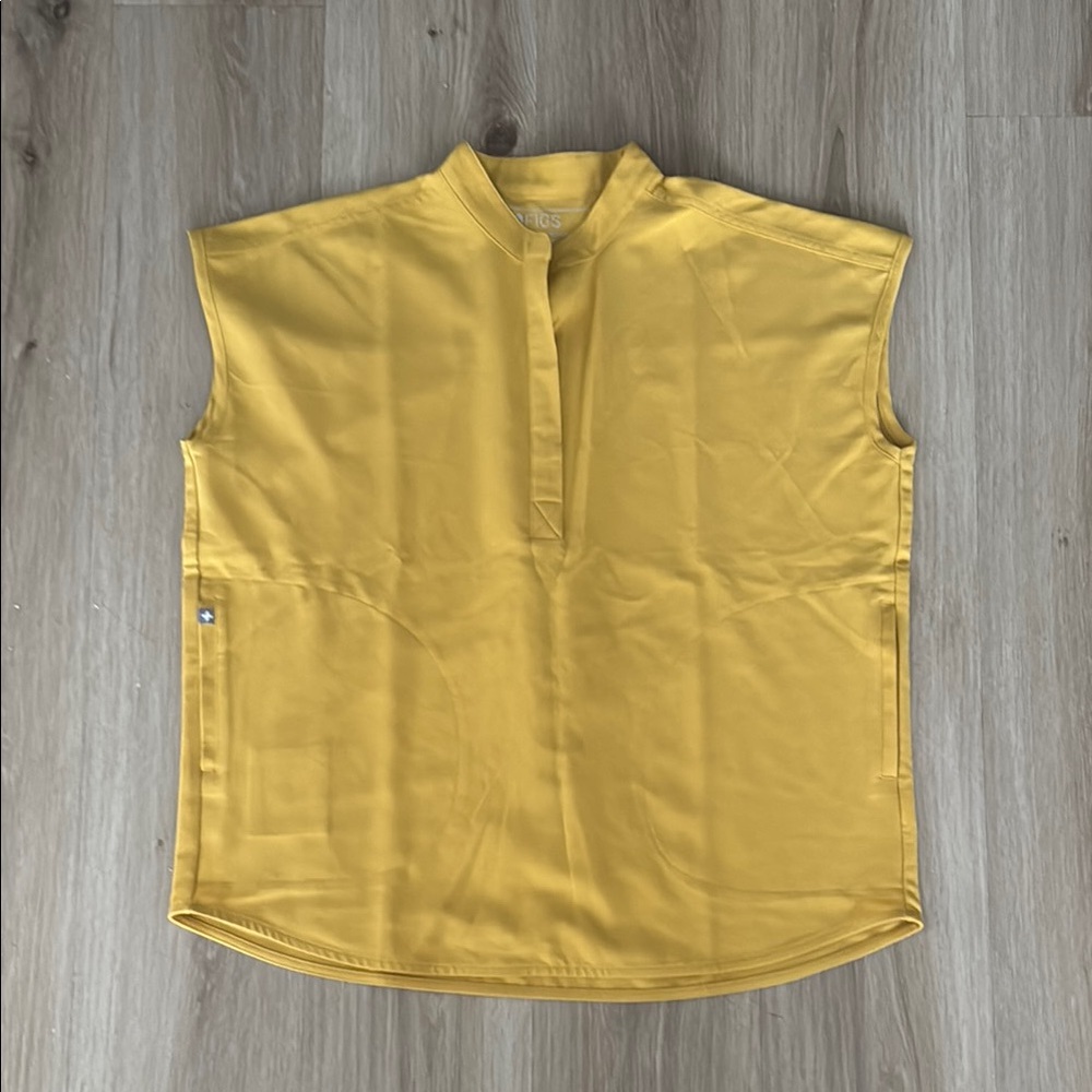 Figs Women’s Yellow Sleeveless Shirt Size: Small